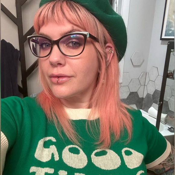 Meet your Posher, Joanna - Picture 1 of 1